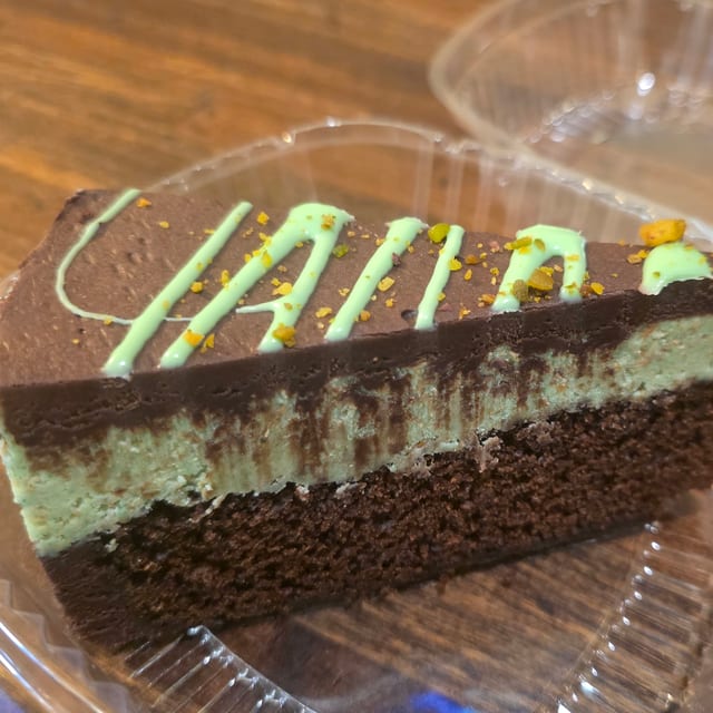 Dubai Chocolate Cake.